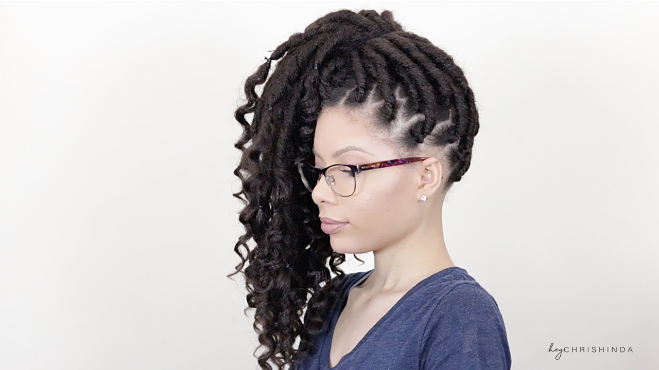 Woman Crochets Her Faux Locs And You're Gonna Be Amazed How Easy