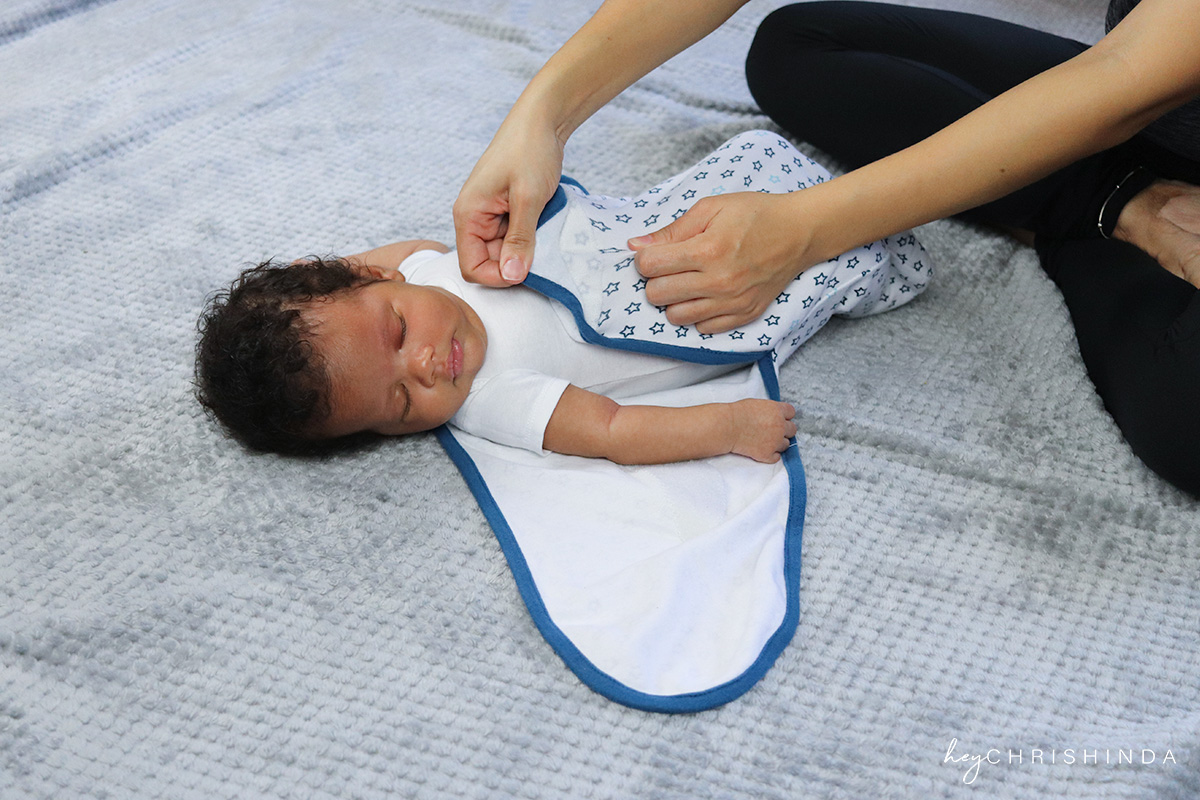 how to swaddle a baby - SwaddlleMe